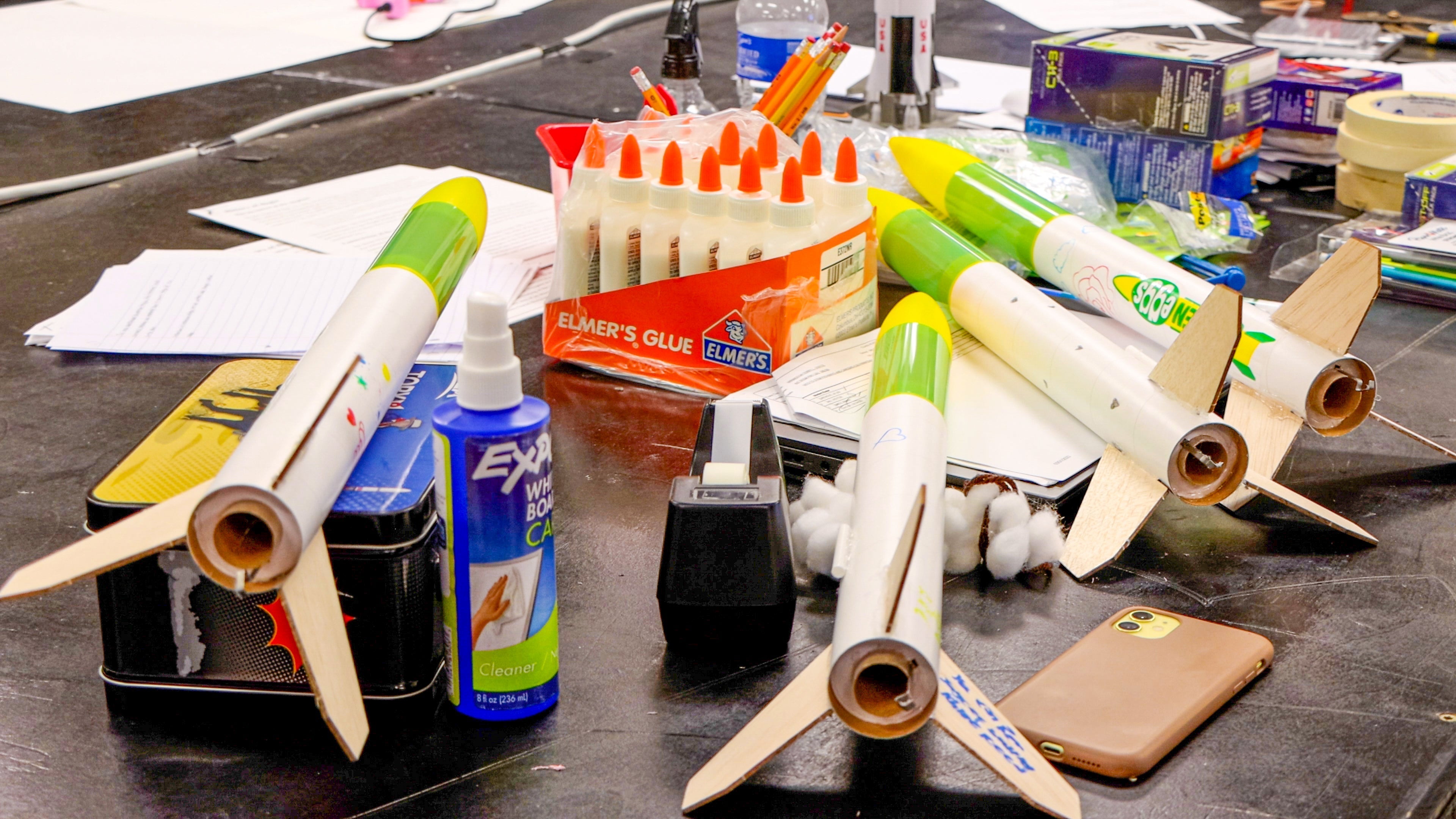 Distasnce Model Rockets What Is a Flying Model Rocket? - Guide for STEM Teachers & Students ...